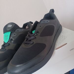 Stike Mvmnt Black Athletic Shoes